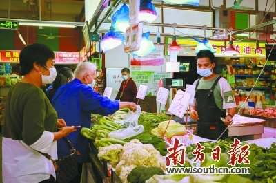 多方努力下，广东菜价目前稳中回落。受访者供图
