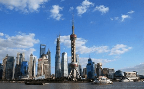 上海盛会，嘉宾云集，观众热情如火